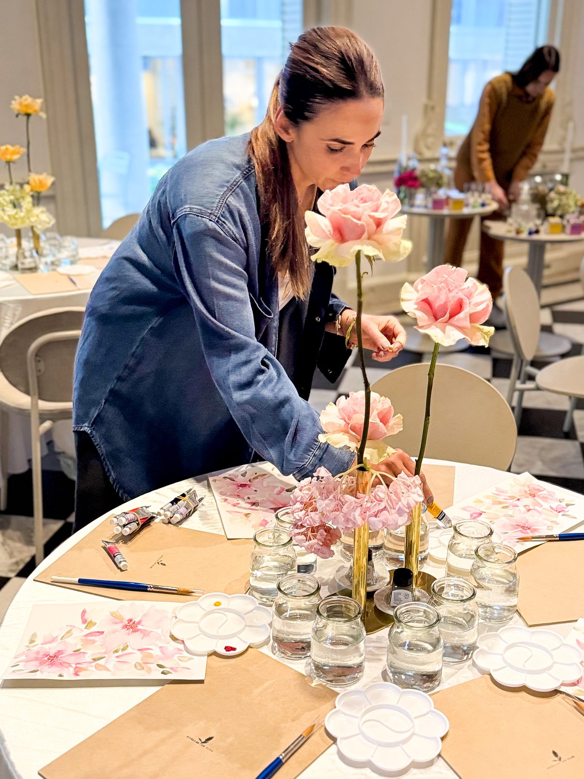 Taller de pintura con flores y acuarelas